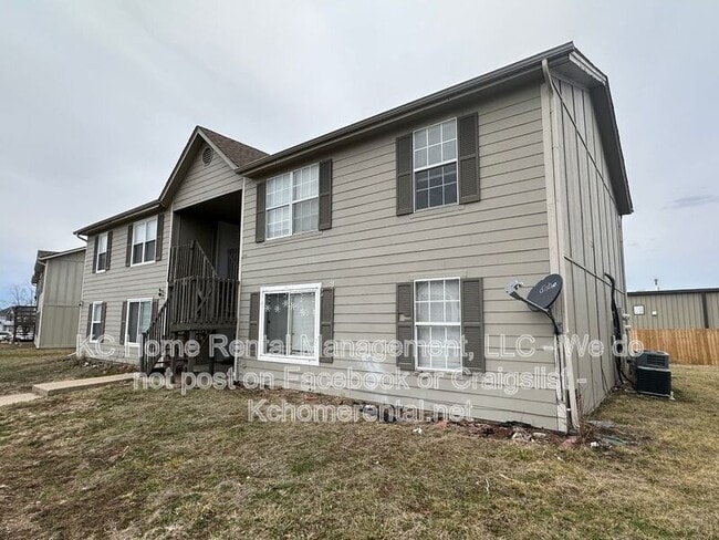 Photo - 838 Saddlewood St