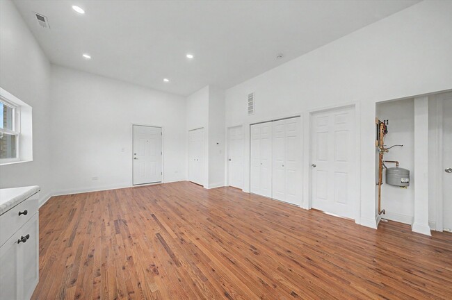 Photo - 7600 S Marquette Ave