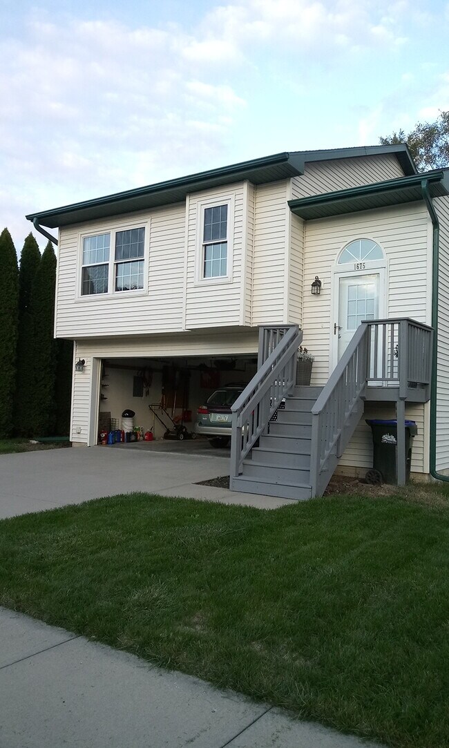 Photo - 1675 Hemingway Ln