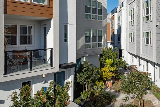 Entrance Path - Verandah at Valley Oaks