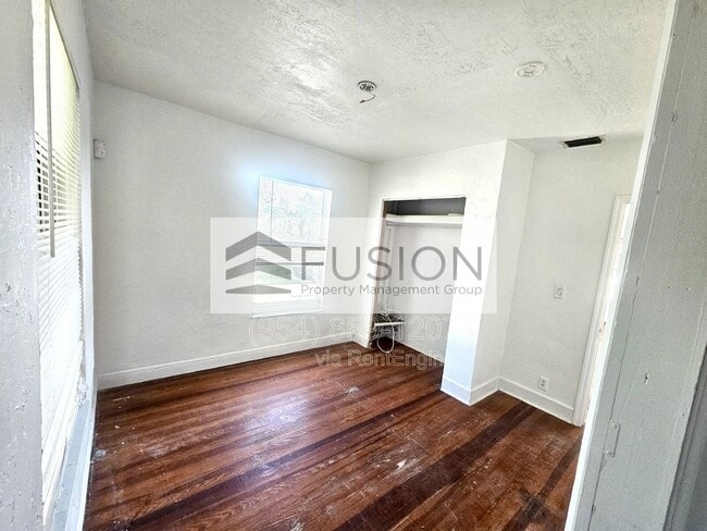 Photo - 708 NE 4th St