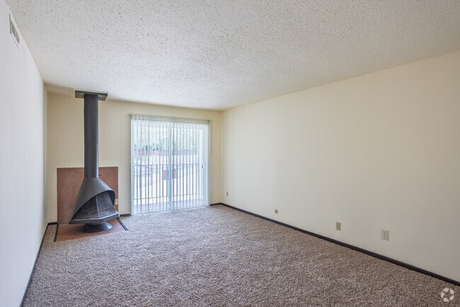 3BR, 2BA - 960SF - Living Room