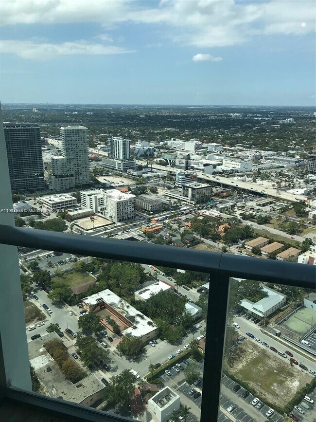 Photo - 650 NE 32nd St Unidad 4908