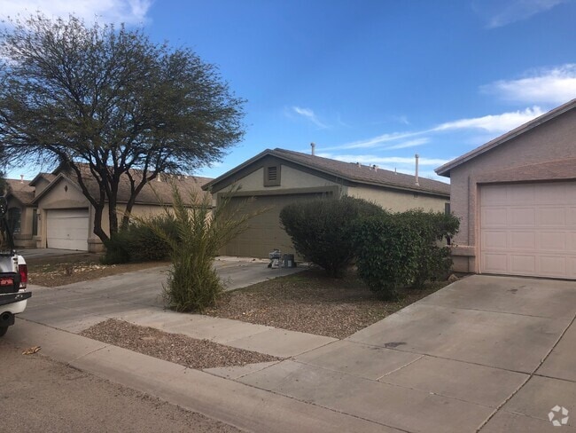 Building Photo - 4663 S Valley Rd Rental