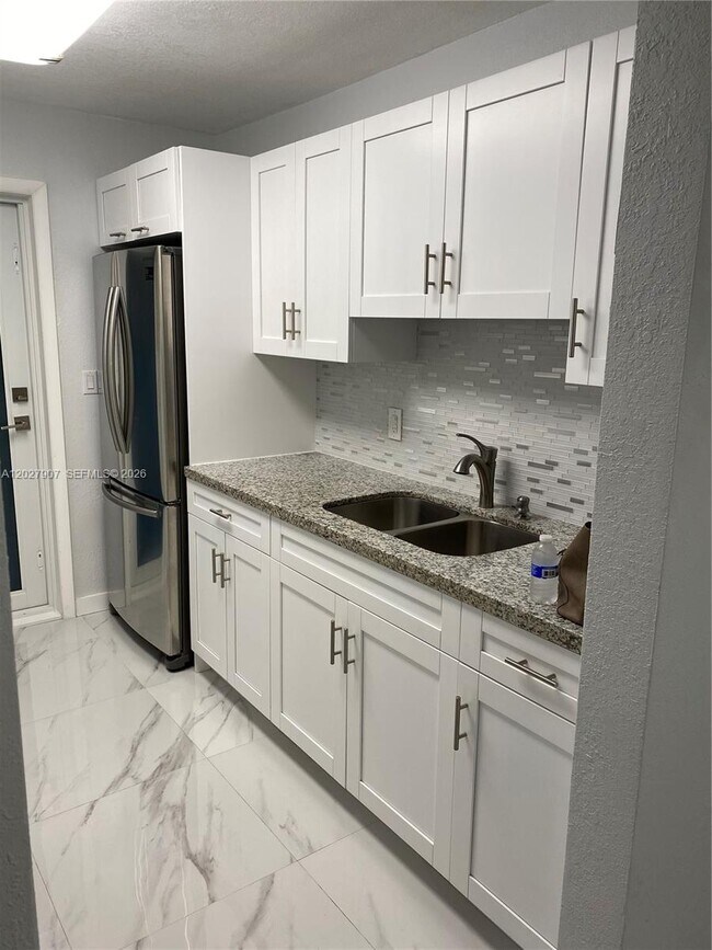 Photo - 1030 9th St Unidad 204