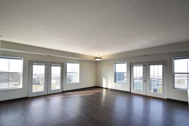 Photo - Grande Market Place