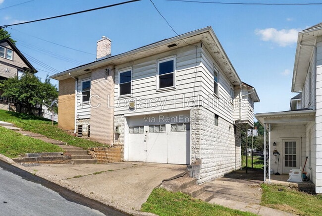 Photo - 300 Ash Ave