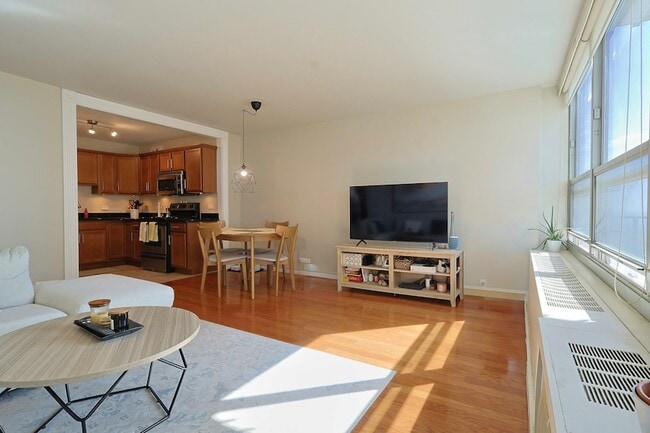Photo - 3550 N Lake Shore Dr Unit 1519