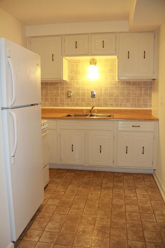 Farmdale Road - Farmdale Road Condo Unit 4