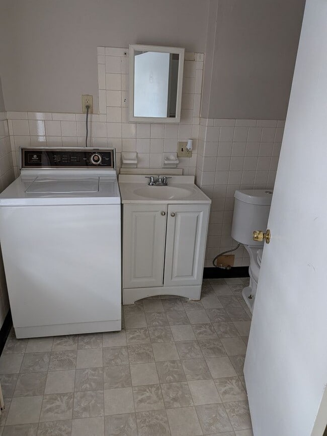 Photo - 1106-1108 Gibbson MGMT Unit 1108 # 2 (2Bed)