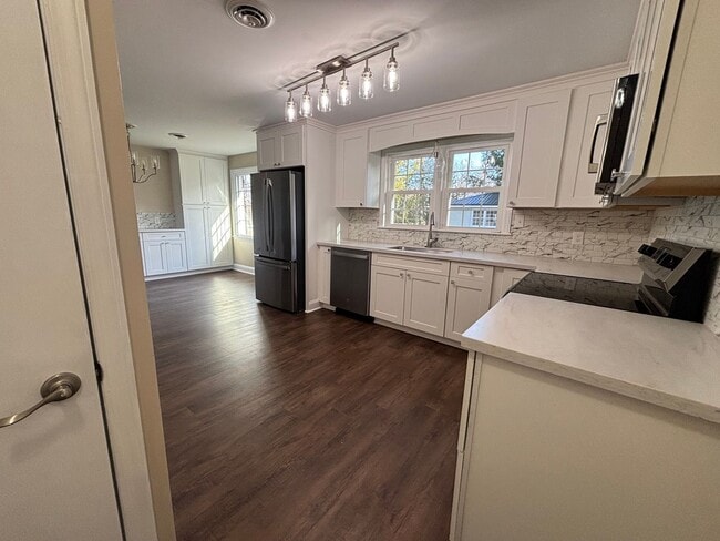 Photo - Radford 3 Br/2.5 Ba, Available for rent