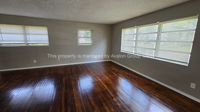 Photo - 630 Alder St