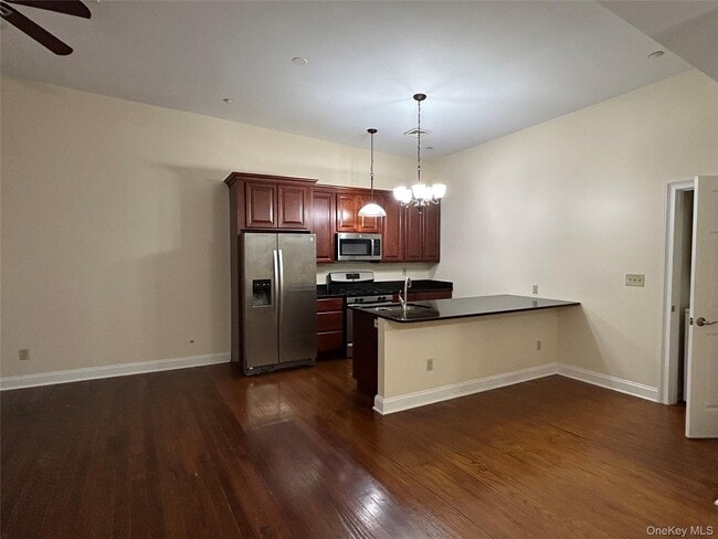 Photo - 337 Main St Unit 2R
