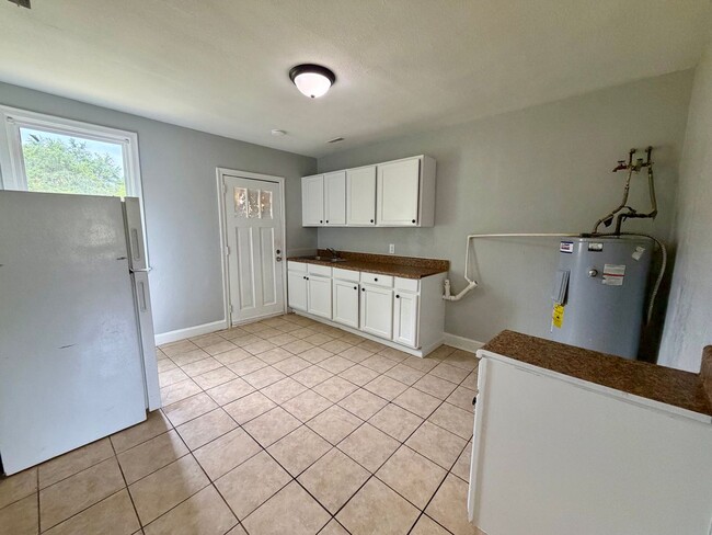 Photo - 704 Miller Rd Unidad 704 B