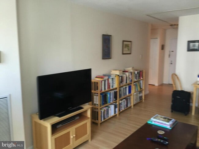 Photo - 1301 20th St NW Unit 207