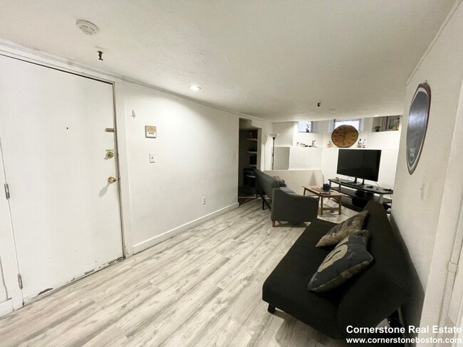 Photo - 27 Saint Stephen St Unit 1