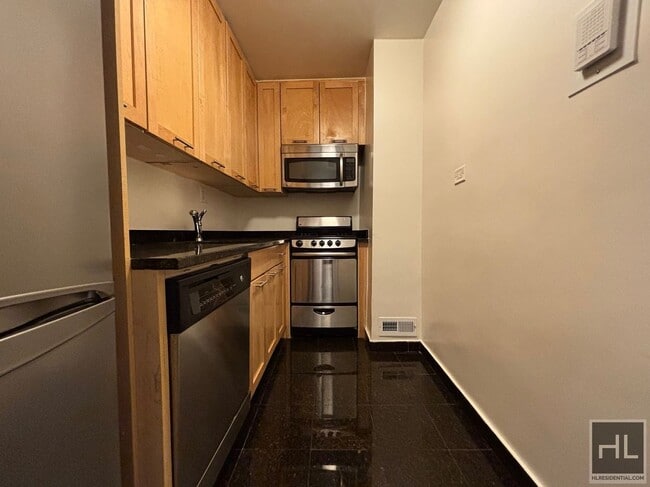 Photo - Fourth Avenue Unidad 3L