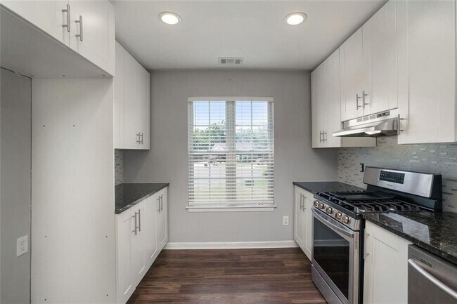 Photo - 5060 Meadow Overlook Dr