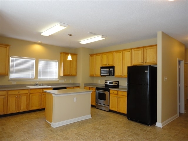 Photo - 12587 Majestic Way