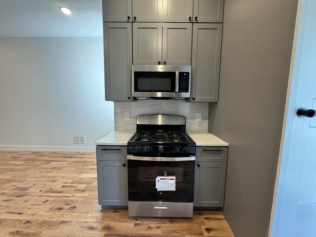 Photo - 241 Palisade Ave Apartment Unit 1