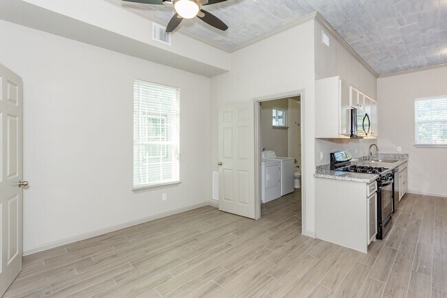 Photo - 215 N Milby St Unidad 1