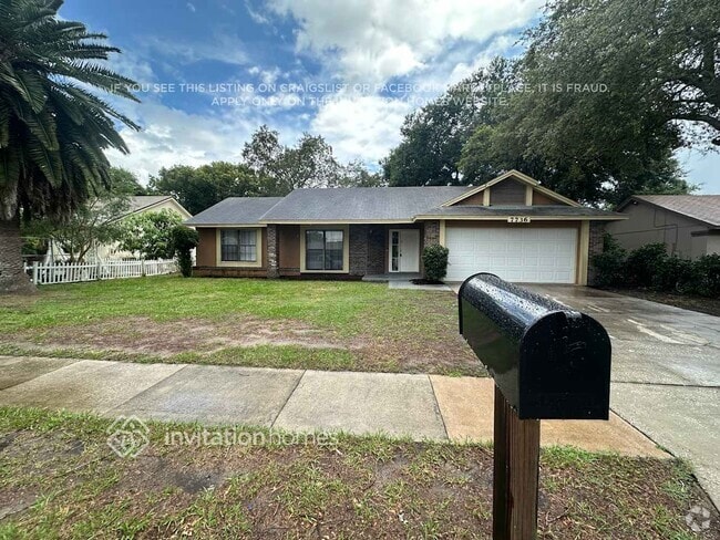 Building Photo - 7736 Covedale Dr Rental