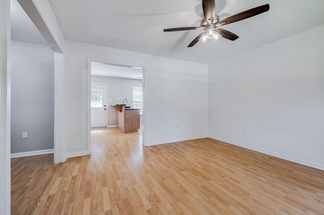 Photo - 3 Bedroom Springfield Home with Garage and Large Backyard