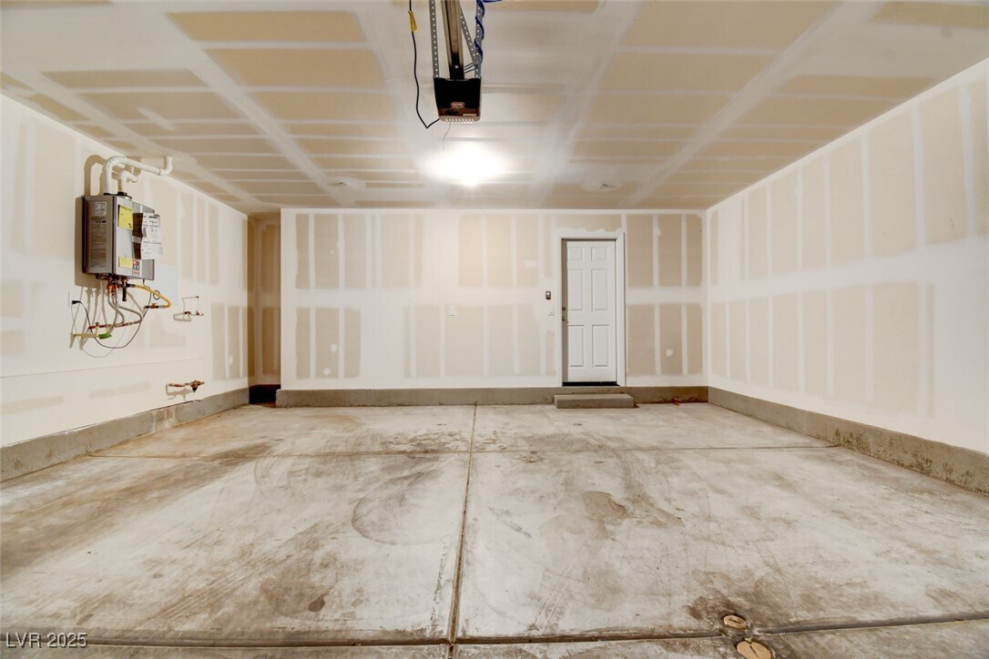 Photo - 664 Anemone Ln