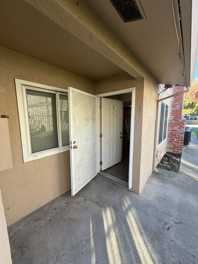 Photo - 5619 42nd St Unit 5619-3