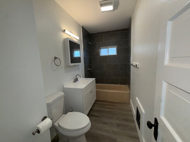 Photo - 6 Holmes St Unit 2