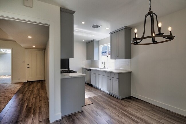 Photo - 287-291 Grace Drive