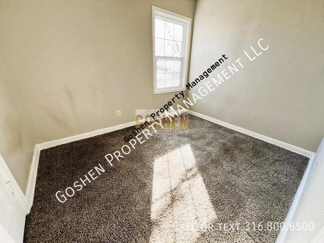 Photo - 1653 N Erie Ave