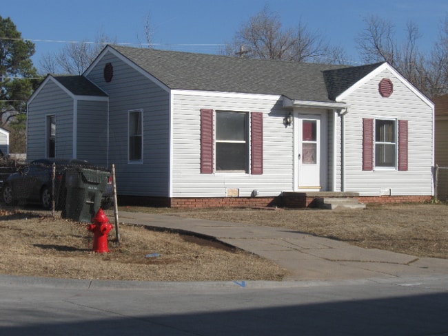 Building Photo - 520 E Lockheed Dr Rental