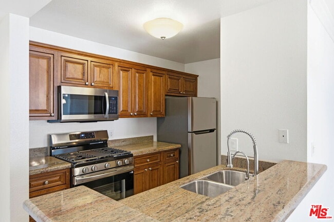 Photo - 909 Croft Ave Unidad 305