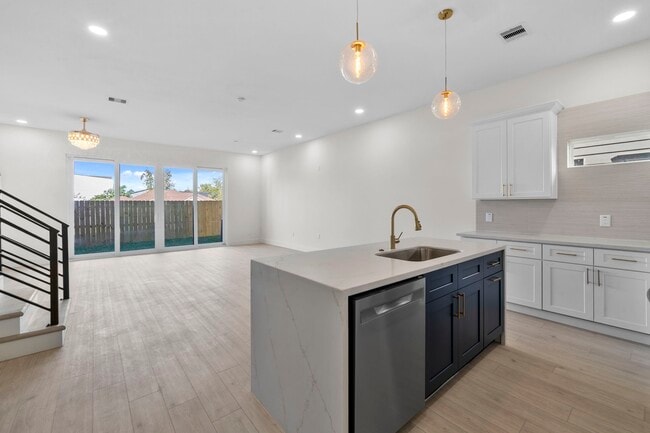 Photo - 3617 Dreyfus St