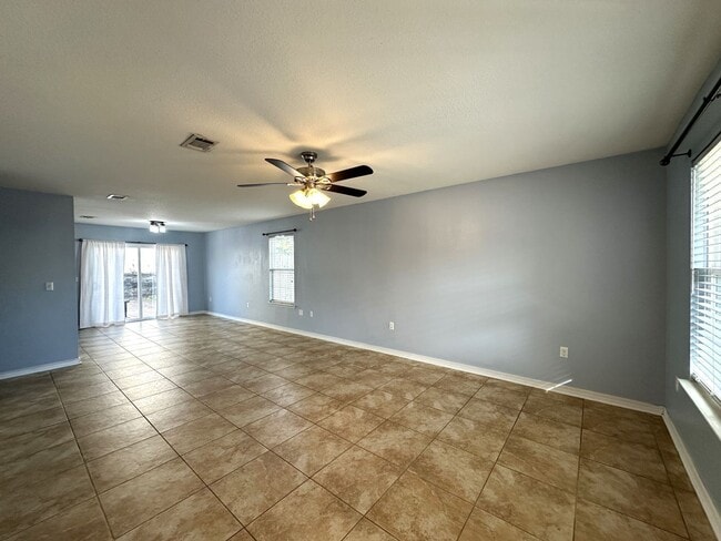 Photo - 417 Eisenhower Dr