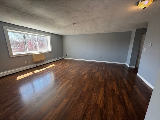 Photo - 215 Winter St