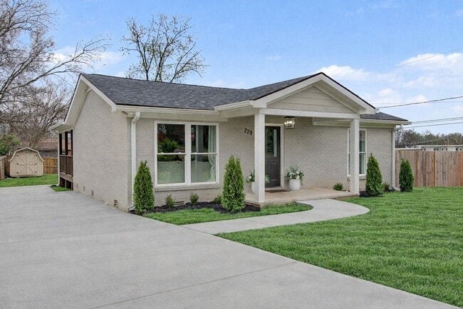 Photo - Fully Renovated 3 Bedroom Home for Rent in Franklin, TN Near Downtown Franklin & The Factory