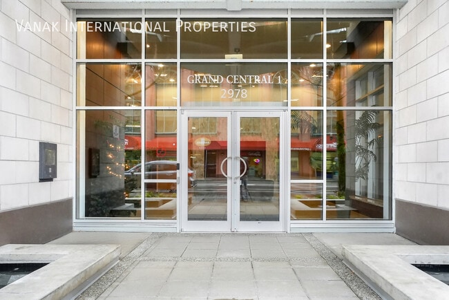 Photo - Modern 2 Bed 2 Bath Condo with Stunning Ci...