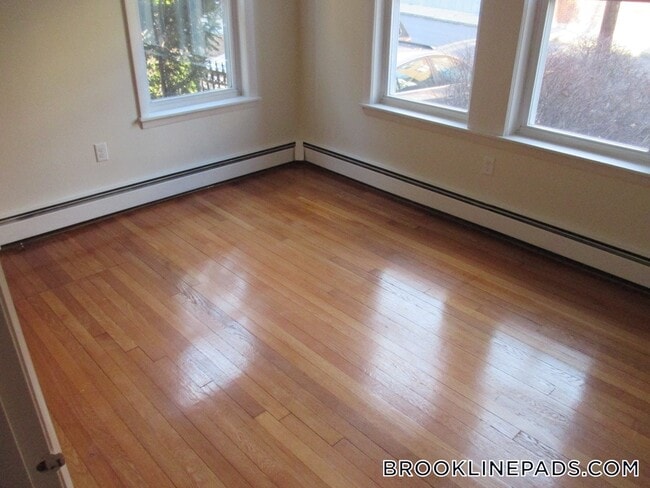 Photo - 312 Tappan St Apartamento Unidad 1B