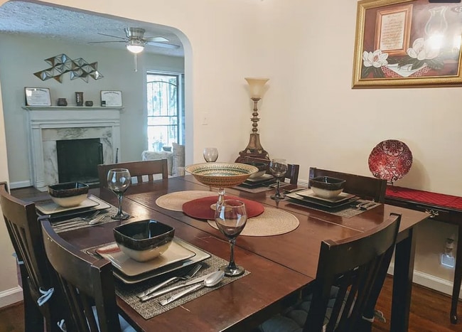 Photo - 22 W Cromwell St