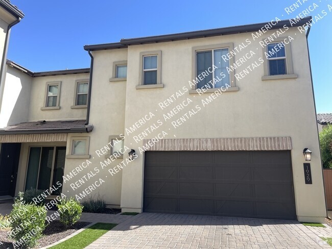 Building Photo - 1929 S Follett Way Rental