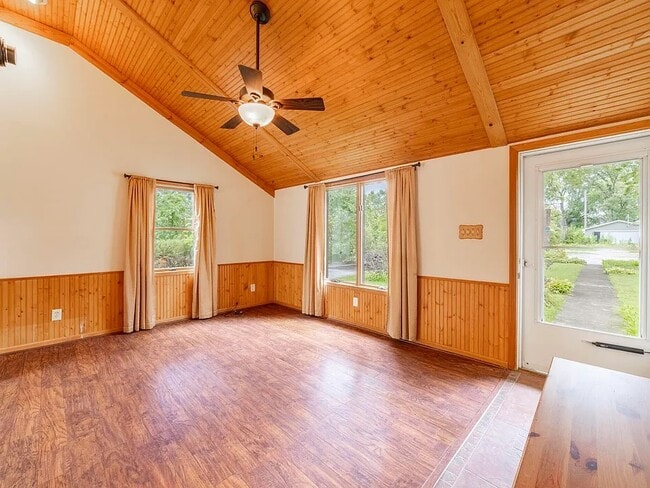 Building Photo - Rutledge Home