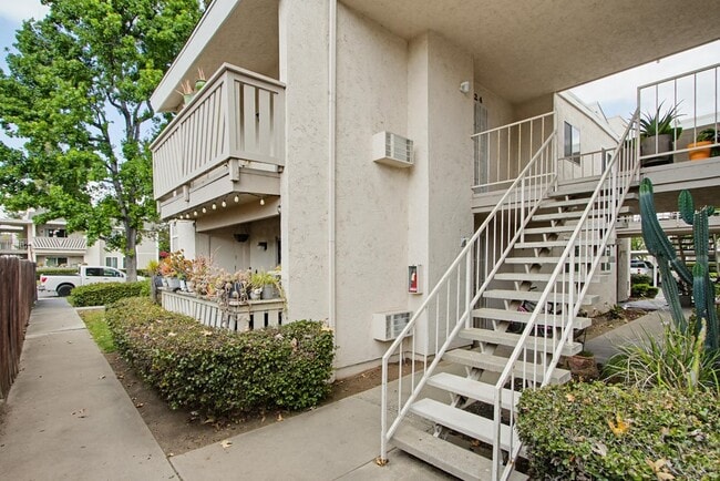 Building Photo - 512 Sandalwood Pl