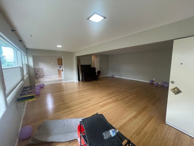 Building Photo - Spacious 2 Bed 1 Bath Apt in SLC