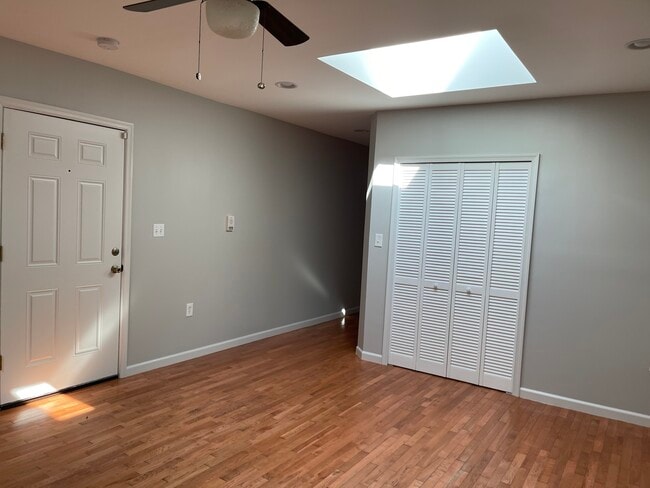 Building Photo - 1952 3rd St NE Unit 201 Rental