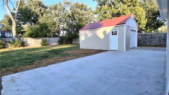 Photo - 61 Elsie Ln