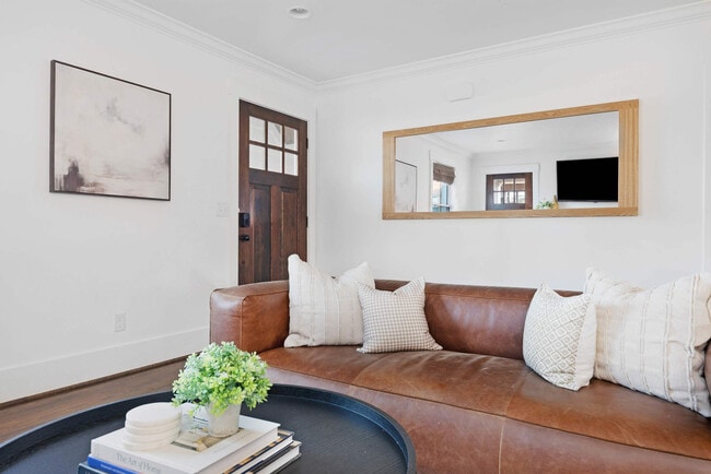 Photo - 1701 Neal Terrace Unidad ID1043929P