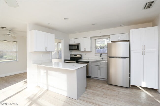 Photo - 521 96th Ave N