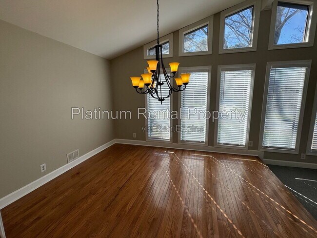 Photo - 3953 Sunflower Way NW